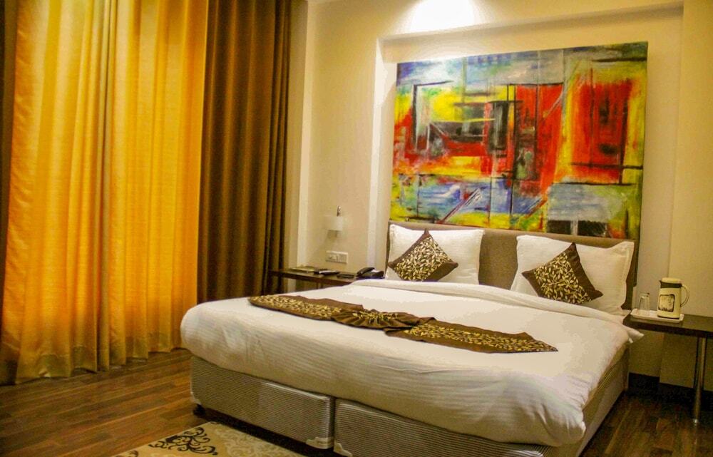 Барейлли: Four Leaf Hotel Budaun