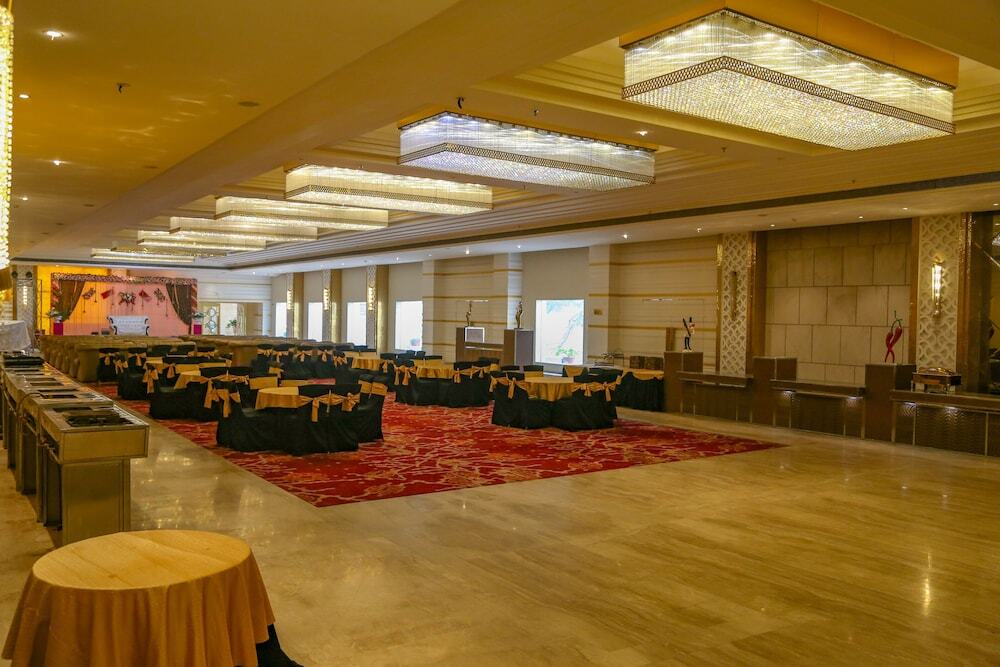 Барейлли: Four Leaf Hotel Budaun