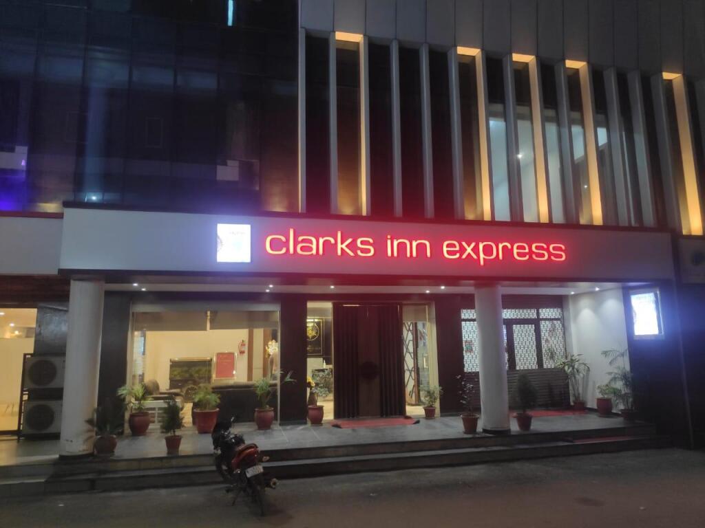 Берпер: Clarks Inn Express Jammu