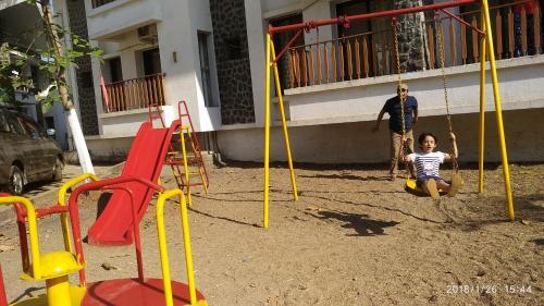 Лонавала: Indus Holiday Home AC.
