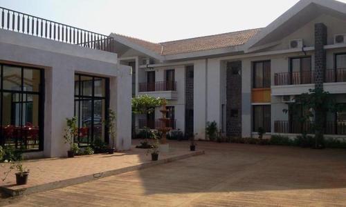 Лонавала: Indus Holiday Home AC.