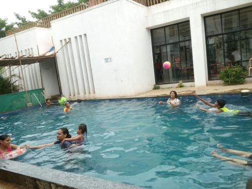 Лонавала: Indus Holiday Home AC.
