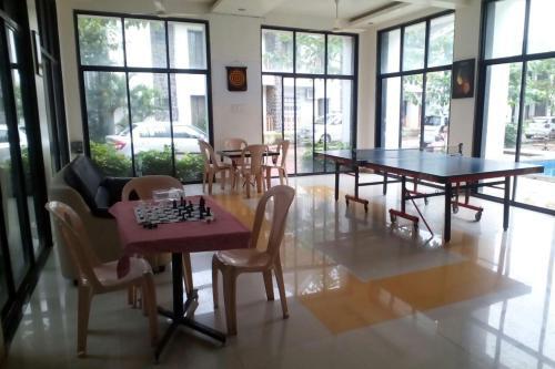 Лонавала: Indus Holiday Home AC.