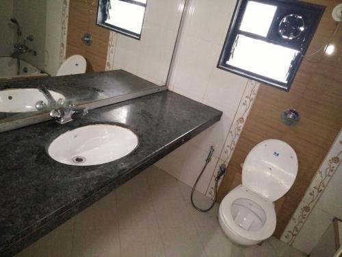 Лонавала: Indus Holiday Home AC.