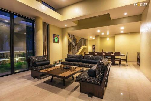 Лонавала: EKO STAY (Gold)- PALM GROVE VILLA