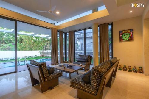 Лонавала: EKO STAY (Gold)- PALM GROVE VILLA