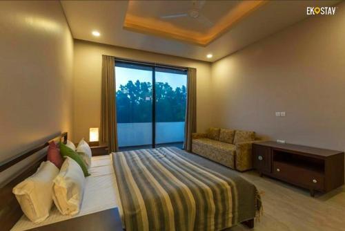 Лонавала: EKO STAY (Gold)- PALM GROVE VILLA
