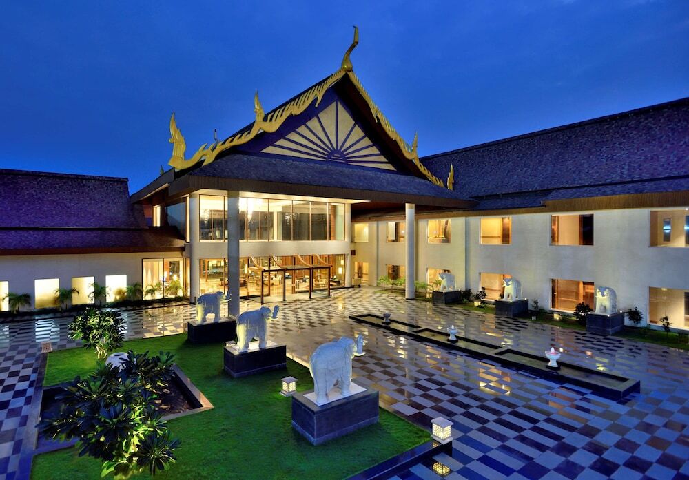 Хандала: Radisson Blu Resort & Spa Karjat