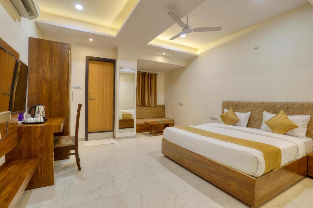 Индаур: Hotel Konark