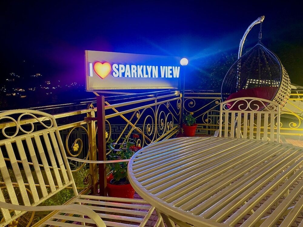 Манали: Sparklyn View