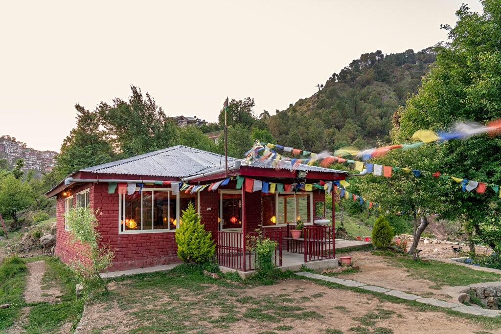 Кангра: Triund Camps Riverside Resort