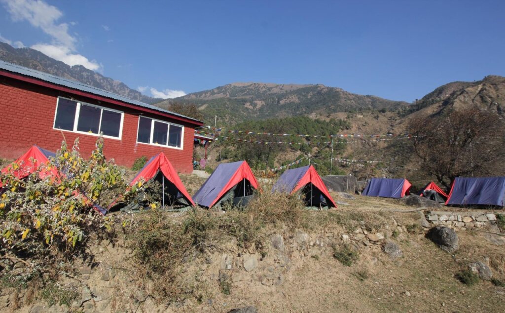 Кангра: Triund Camps Riverside Resort