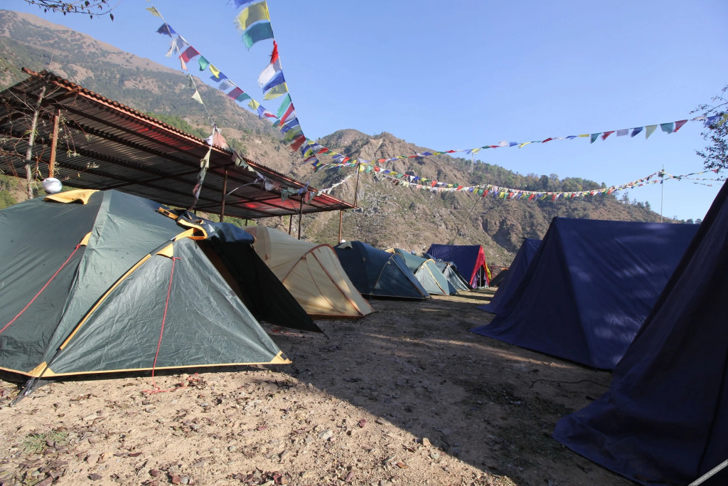 Кангра: Triund Camps Riverside Resort
