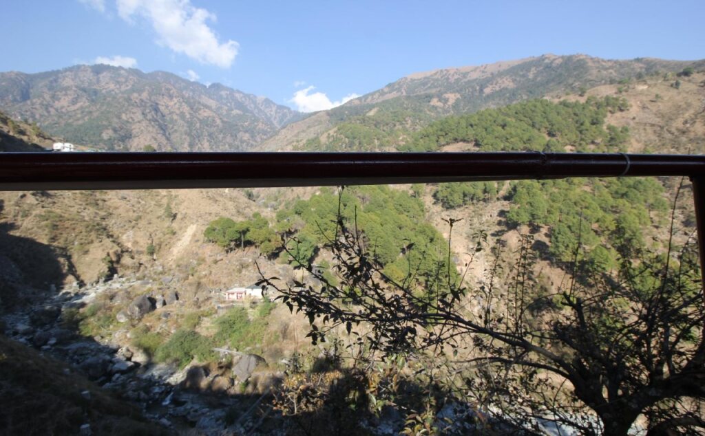 Кангра: Triund Camps Riverside Resort