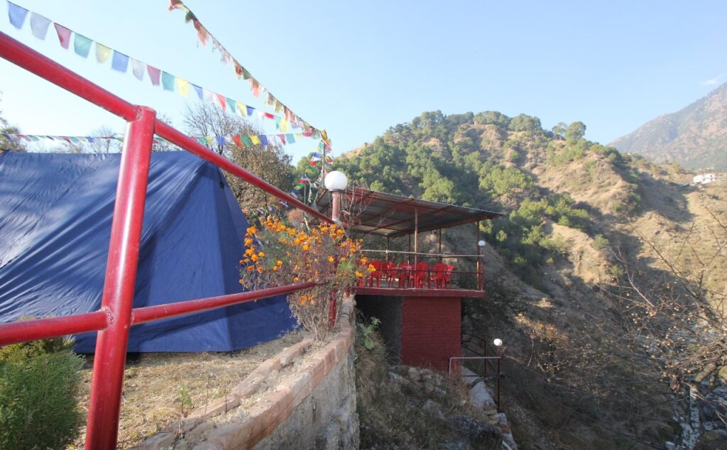 Кангра: Triund Camps Riverside Resort