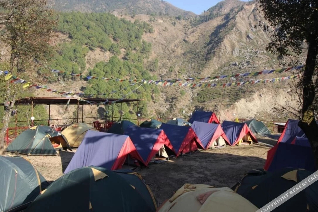 Кангра: Triund Camps Riverside Resort