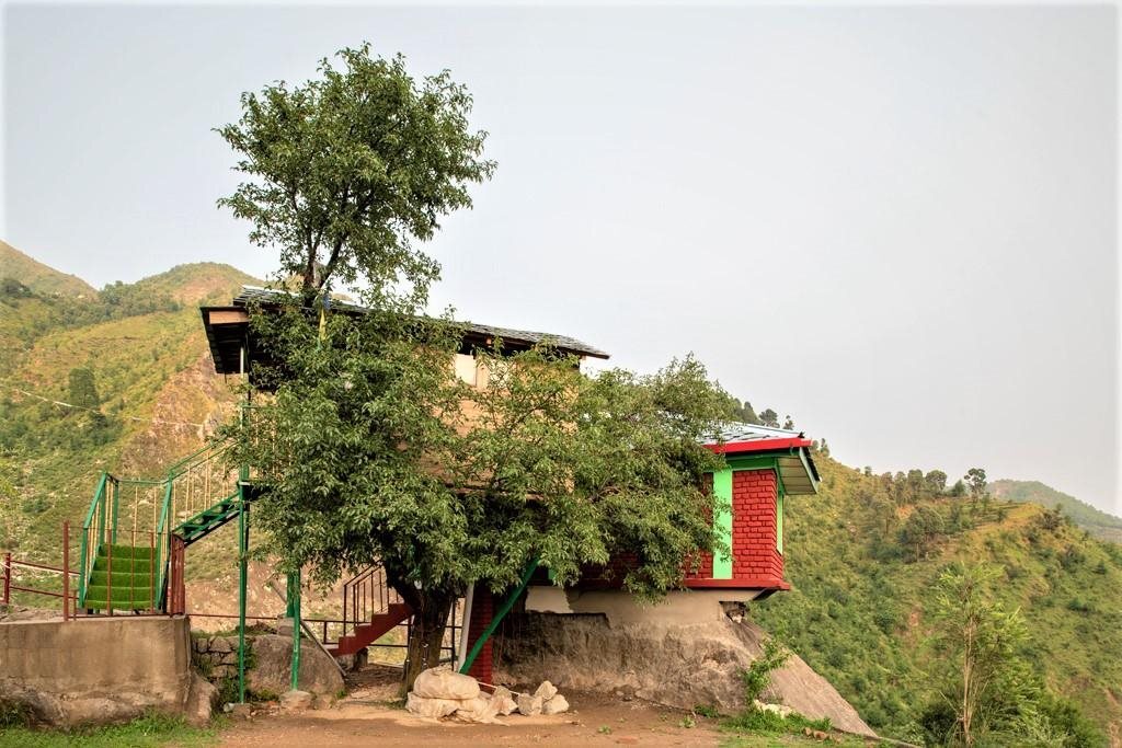 Кангра: Triund Camps Riverside Resort