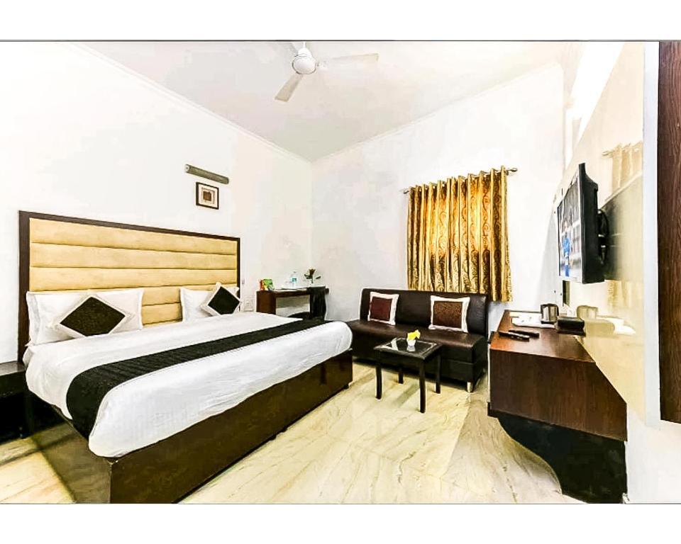 Агра: Hotel The First