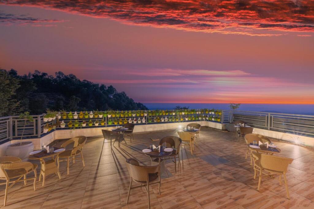 Кангра: Stone Wood Mountain Resort