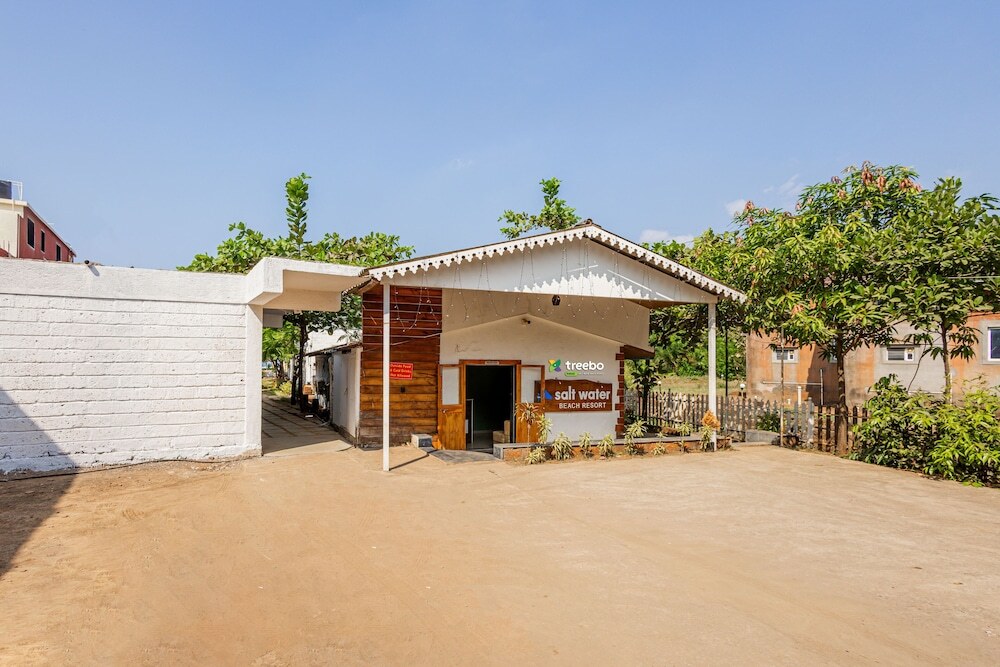 Даполи: Treebo Salt Water Beach Resort