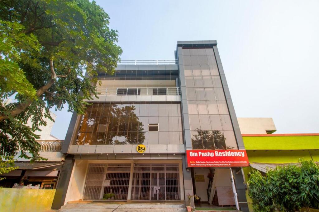 Матхура: Itsy Hotels Om Pushp Residency