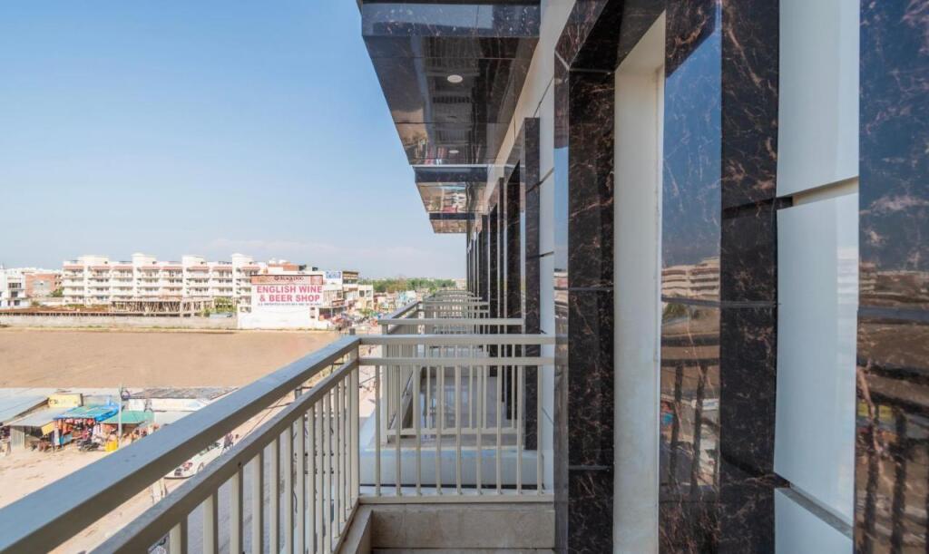 Зиракпур: Treebo Omnibliss