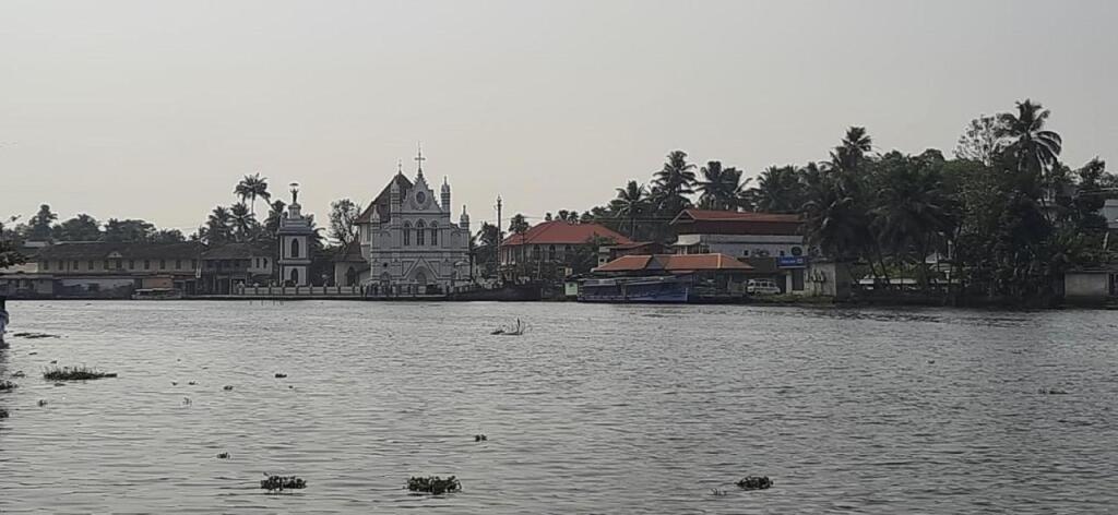 Мухамма: Kallupurackal Heritage Island Home By Lexstays