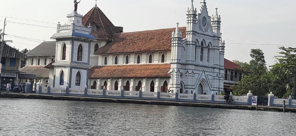 Мухамма: Kallupurackal Heritage Island Home By Lexstays