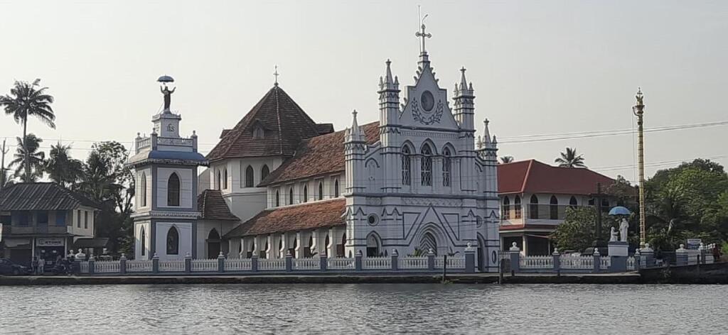 Мухамма: Kallupurackal Heritage Island Home By Lexstays