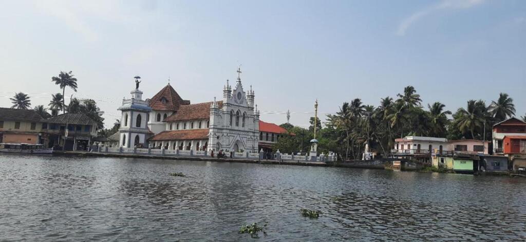 Мухамма: Kallupurackal Heritage Island Home By Lexstays
