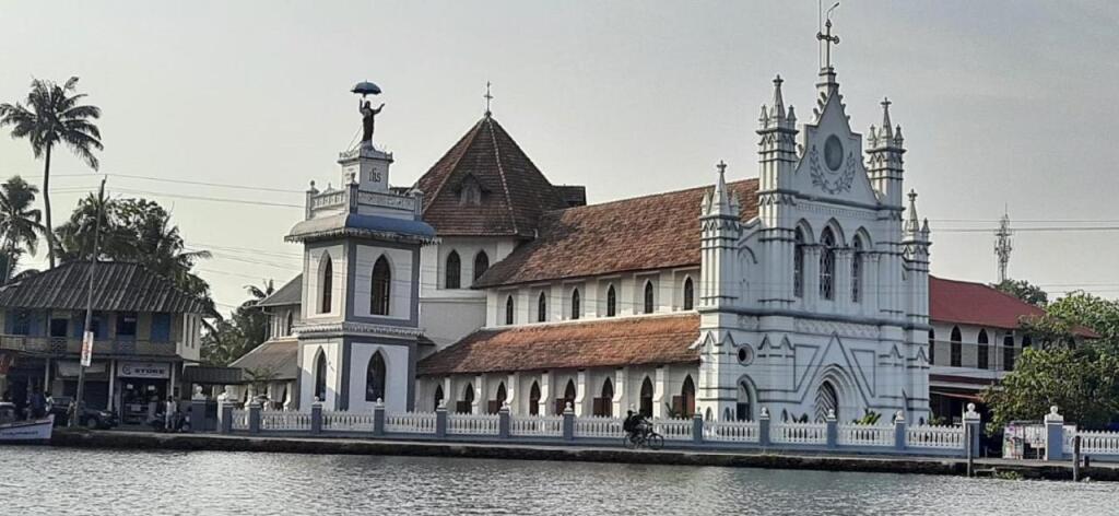 Мухамма: Kallupurackal Heritage Island Home By Lexstays