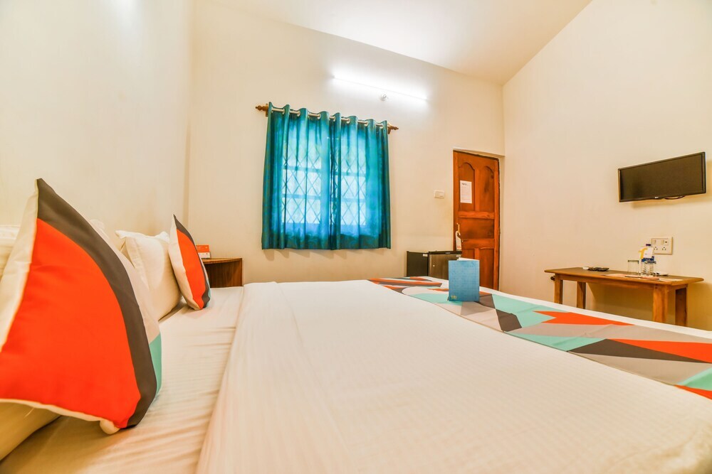 Арпора: FabHotel Arpora Lakeview
