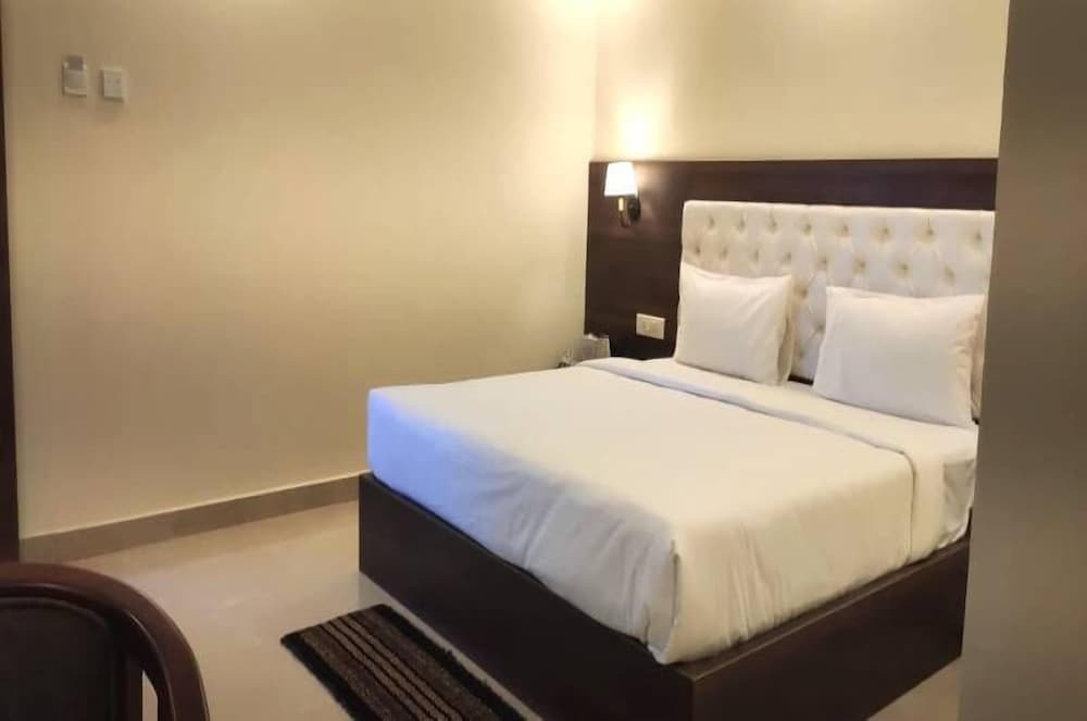 Маданапалл: PPH Living Gnr Grand Luxury Rooms