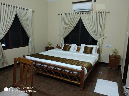 Вайпин: Manjaly Backwater Deluxe Resort