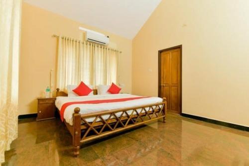 Вайпин: Manjaly Backwater Deluxe Resort