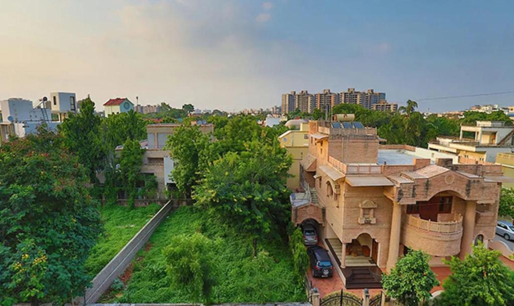 Ахмедабад: Fabexpress Vibrant Residency