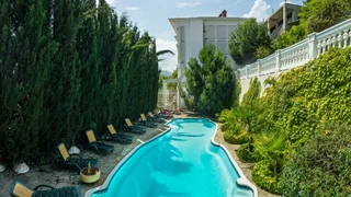 Алушта: Bonne Maison (Bon Mezon) otel'