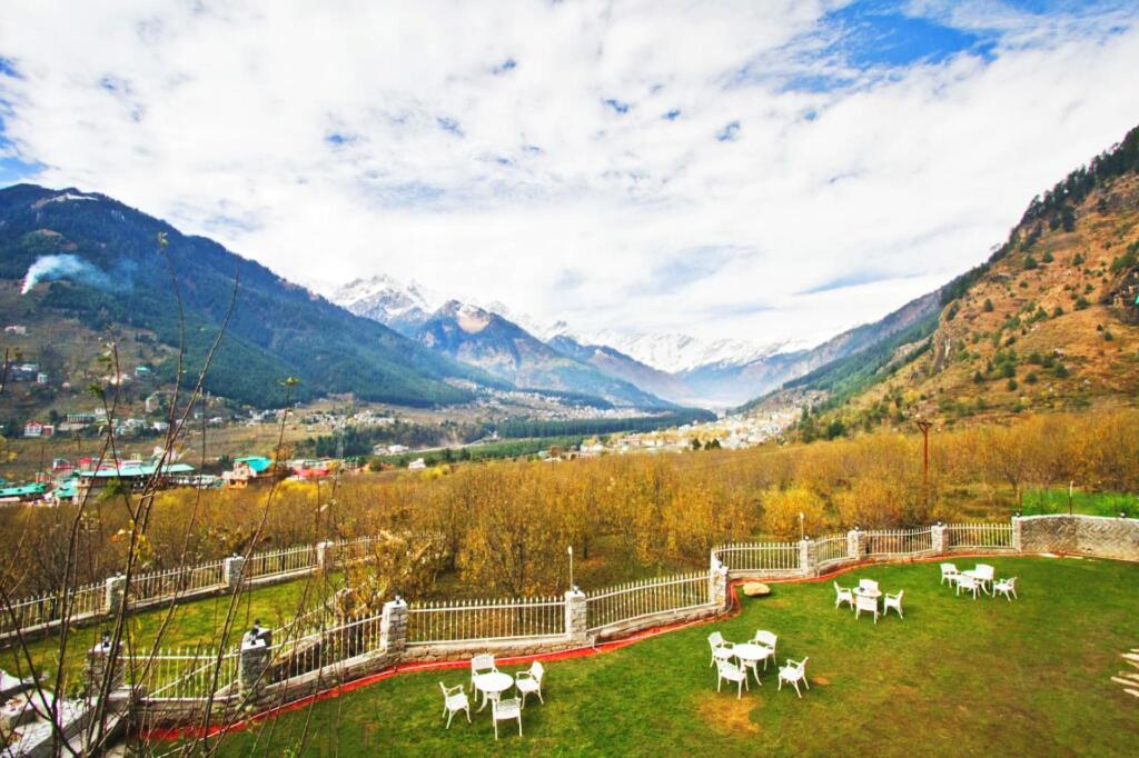 Манали: Goroomgo Out Town Manali