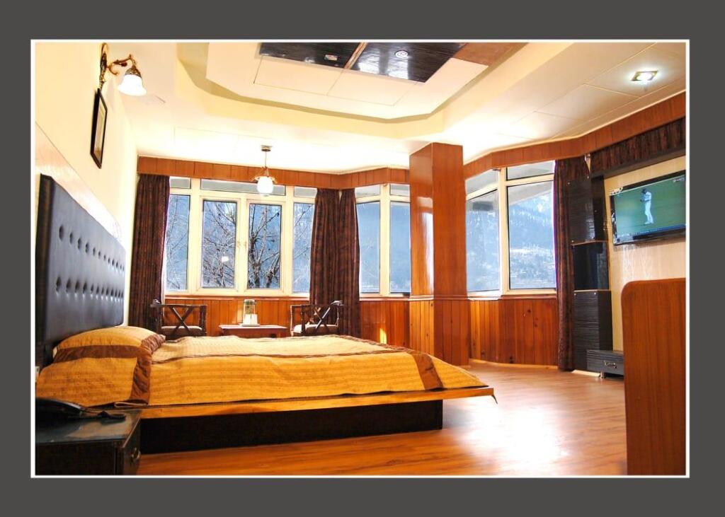 Манали: Goroomgo Out Town Manali