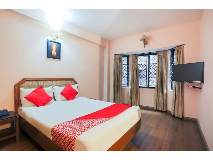 Ути: Hotel Blue Bird by OYO Rooms