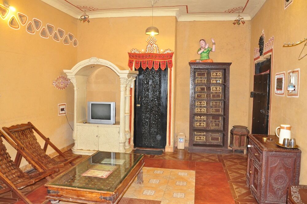 Индаур: Nakhrali Dhani Village Resotr Llp