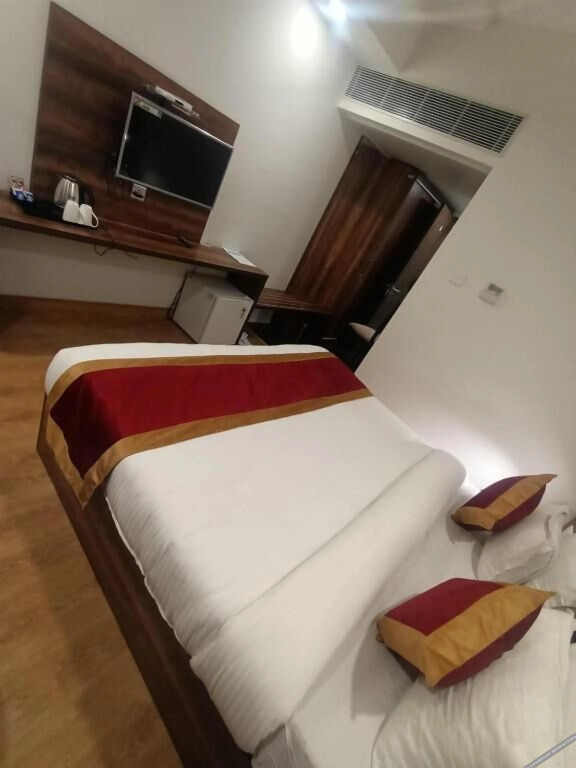 Берпер: Clarks Inn Express