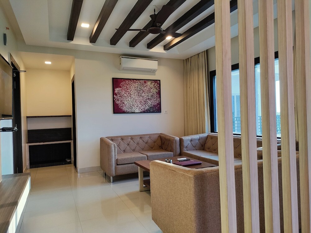 Тарапит: Sambhabana Hotel & Suites