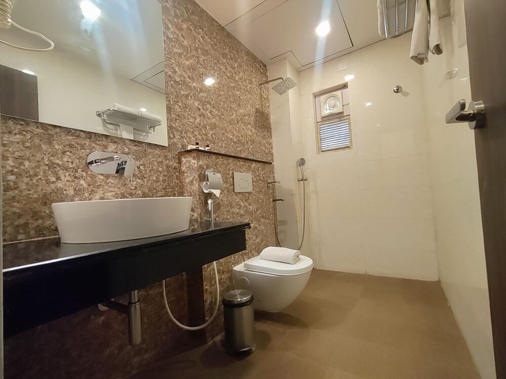 Тарапит: Sambhabana Hotel & Suites