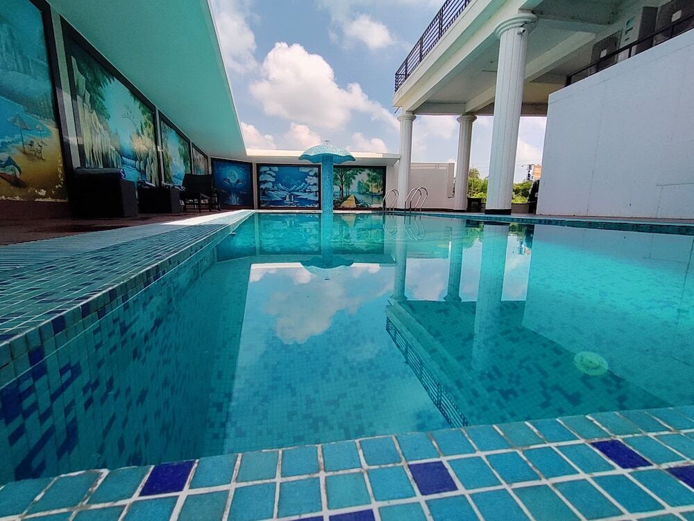 Тарапит: Sambhabana Hotel & Suites