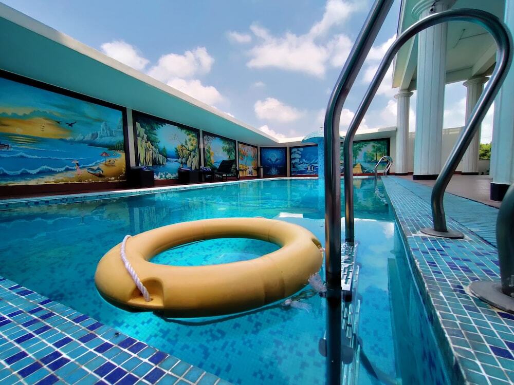 Тарапит: Sambhabana Hotel & Suites