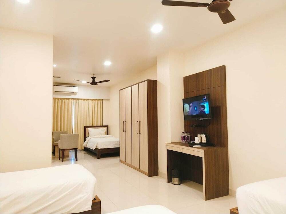Тарапит: Sambhabana Hotel & Suites