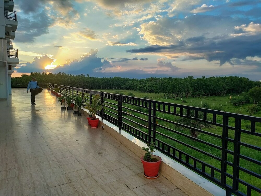 Тарапит: Sambhabana Hotel & Suites