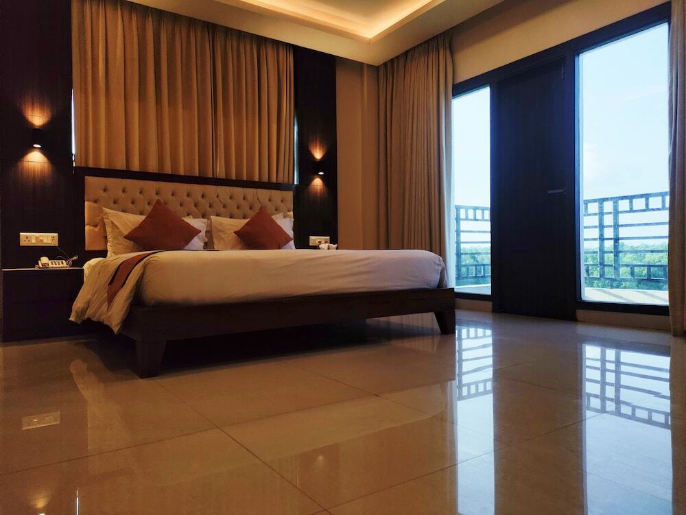 Тарапит: Sambhabana Hotel & Suites
