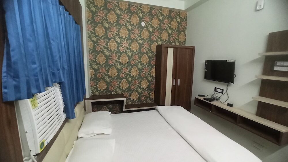 Гайя: G P Guest House And Banquet Hall